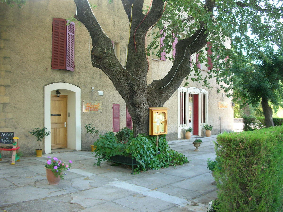 Hostellerie Le Mirabeau Peyrolles-en-Provence Bagian luar foto